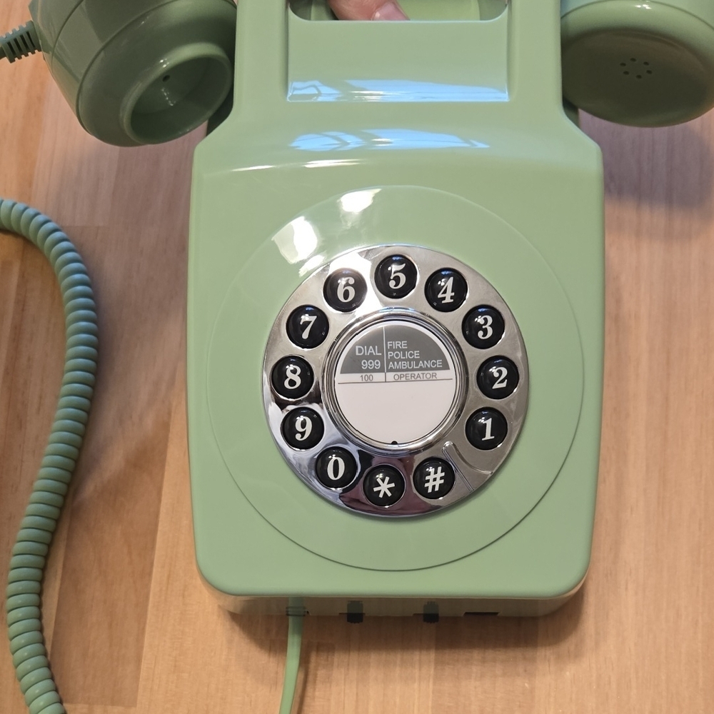 Vintage Style Green Telephone - Picture 2 of 5